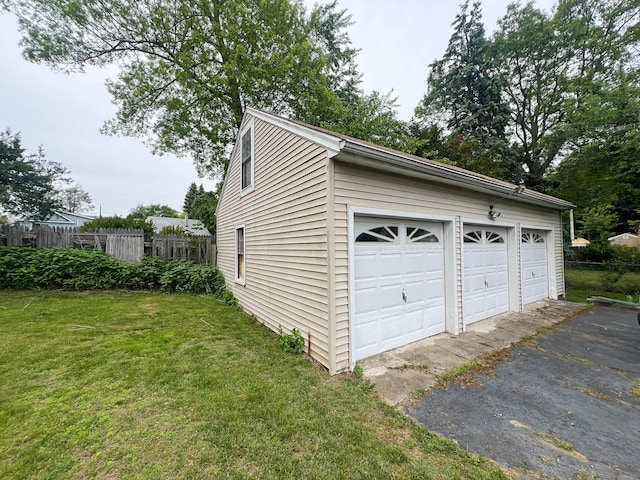 130 Wilkins Ave, Bridgeport, CT 06606 - view of detached garage