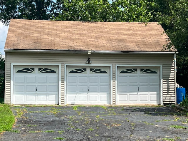 130 Wilkins Ave, Bridgeport, CT 06606 - view of detached garage