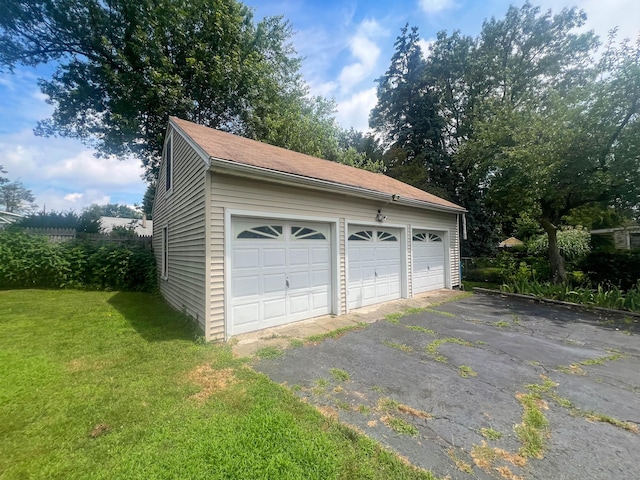 130 Wilkins Ave, Bridgeport, CT 06606 - view of detached garage