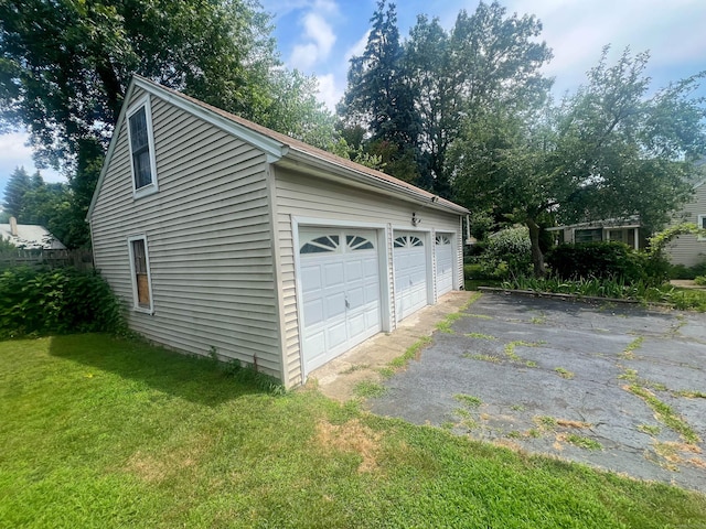 130 Wilkins Ave, Bridgeport, CT 06606 - view of detached garage