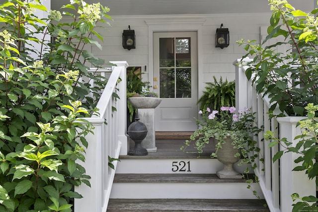 521 Lake Ave, Bridgeport, CT 06605 - entrance to property