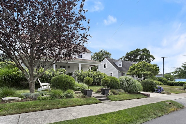 521 Lake Ave, Bridgeport, CT 06605 - view of front of property with a front yard and a porch