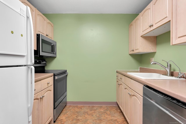 45 Main St Apt 202, Plainfield, CT 06374 - photo 5