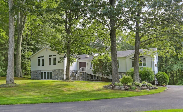89 Cranbury Dr, Trumbull, CT 06611 - photo 1