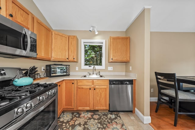 60 Phoenix Ave, Naugatuck, CT 06770 - photo 12