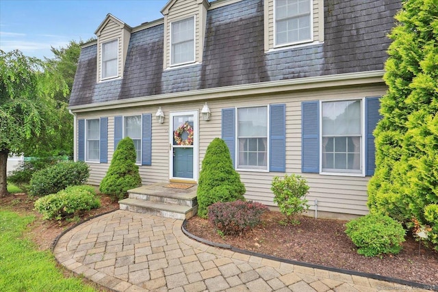 79 Carriage Dr E, Meriden, CT 06450 - photo 2