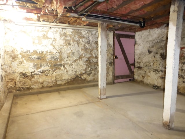 1048 W Main St, Waterbury, CT 06708 - photo 23