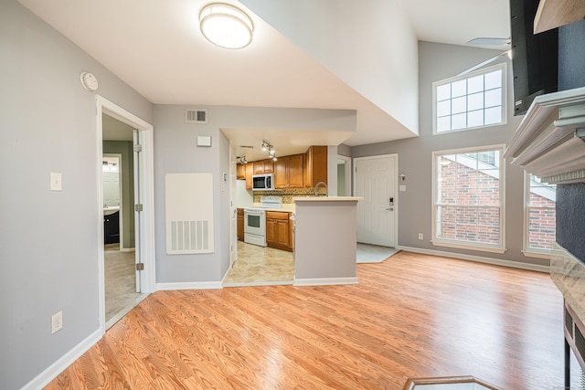 300 Carriage Crossing Ln Unit 300, Middletown, CT 06457 - photo 7