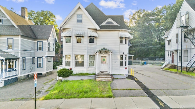 61 Holmes Ave, Waterbury, CT 06710 - photo 1