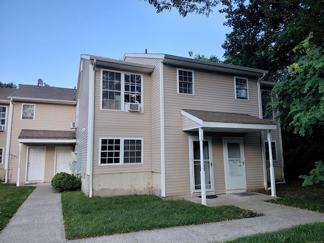 92 Hamden Ave Apt 2, Waterbury, CT 06704 - photo 1