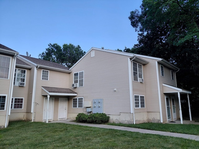 92 Hamden Ave Apt 2, Waterbury, CT 06704 - photo 2