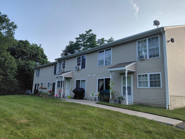 92 Hamden Ave Apt 2, Waterbury, CT 06704 - photo 3