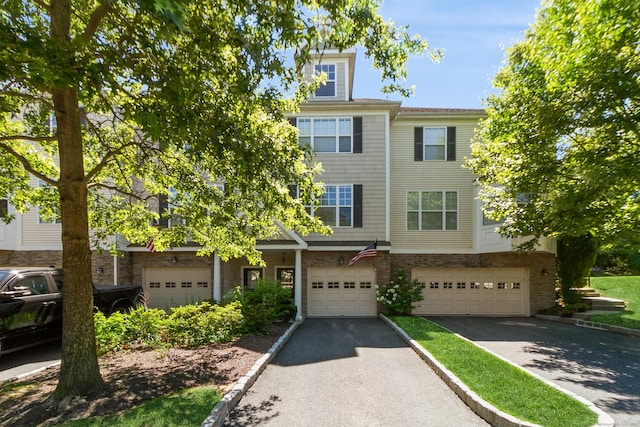 86 Woodcrest Ln, Danbury, CT 06810 - photo 1