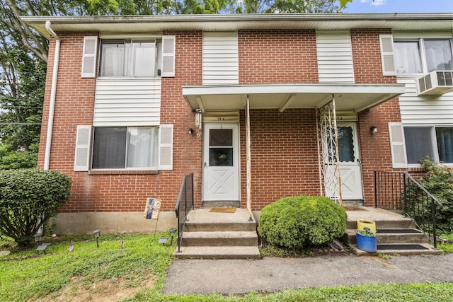 273 Queen St Apt 13F, Southington, CT 06489 - photo 1