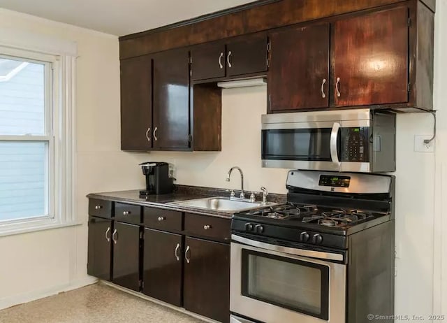 657 Park St, Bridgeport, CT 06608 - photo 10