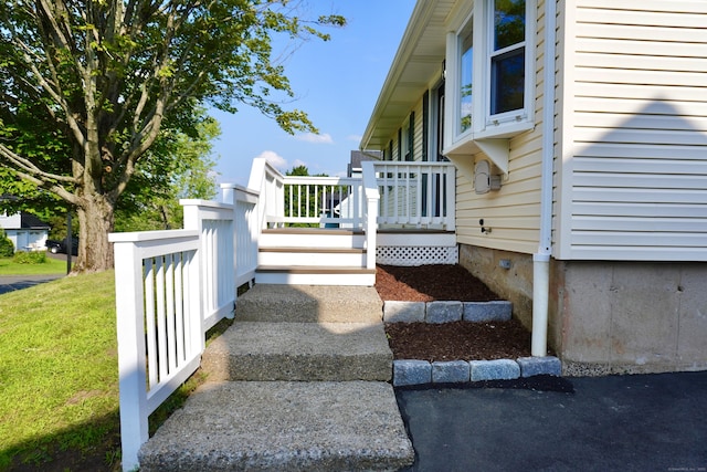 115 Sunburst Rd, Naugatuck, CT 06770 - photo 2