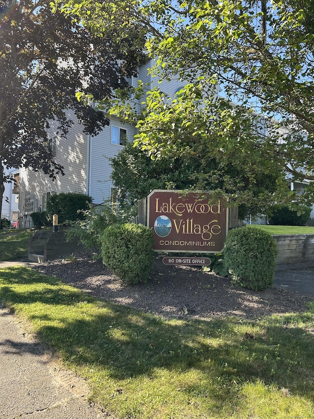 147 Hamden Ave Apt I, Waterbury, CT 06704 - photo 1