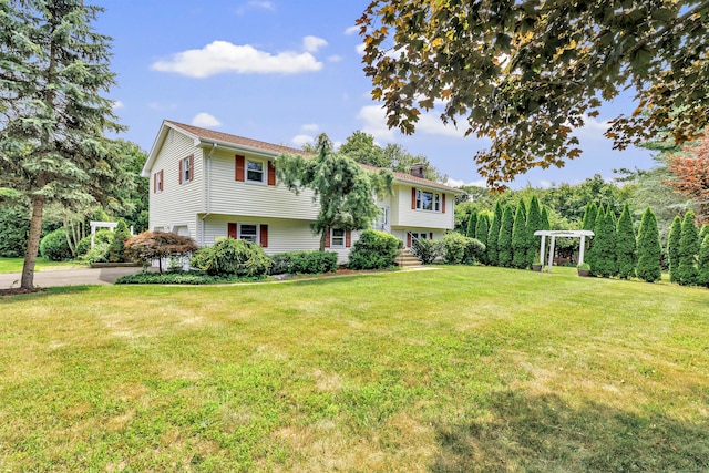 10 Magnolia Rd, Trumbull, CT 06611 - photo 2