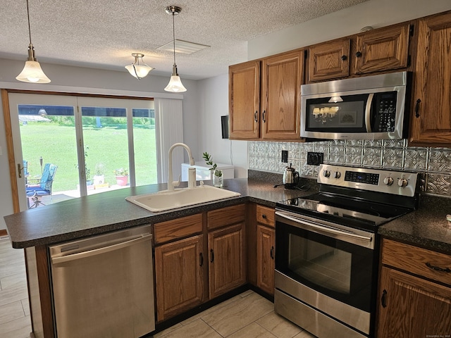 129 Oakbrook Ln, Torrington, CT 06790 - photo 14