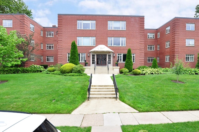 30 Outlook Ave Apt 208, West Hartford, CT 06119 - photo 1