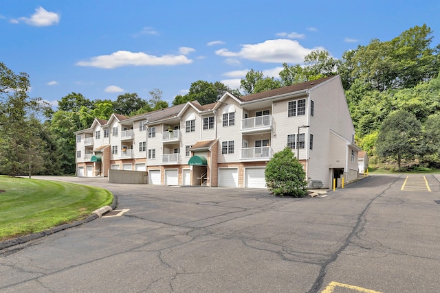 11211 Arganese Pl Unit 11211, Trumbull, CT 06611 - photo 2