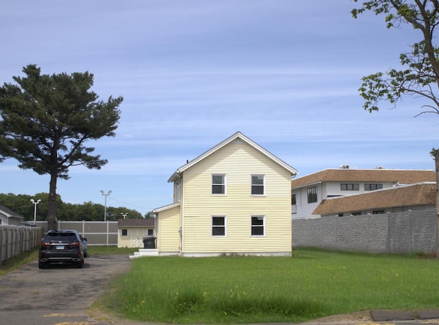 588 N St, Windsor Locks, CT 06096 - photo 2
