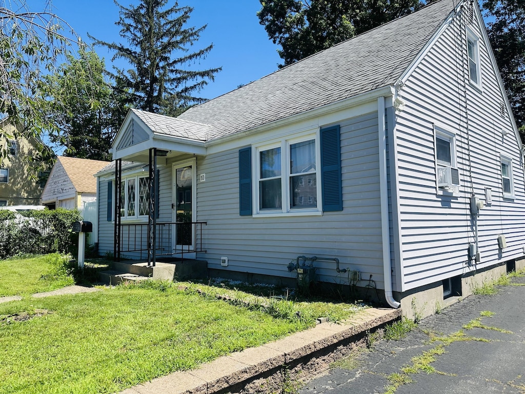 10 Kenyon Pl, East Hartford, CT 06108 - photo 1