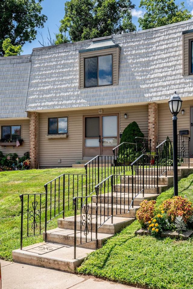 10 Redwood Ct Unit 10, Cromwell, CT 06416 - photo 2