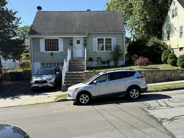 325 Goldenrod Ave, Bridgeport, CT 06606 - photo 1