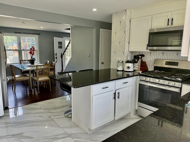 325 Goldenrod Ave, Bridgeport, CT 06606 - photo 8