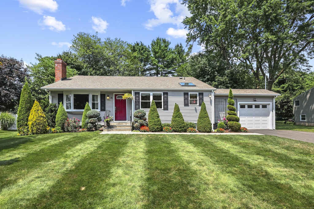 35 Simsbury Manor Dr, Simsbury, CT 06089 - photo 1