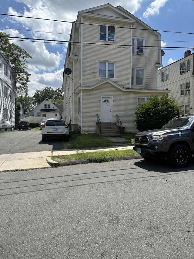 17 Rockville St, Hartford, CT 06112 - photo 1