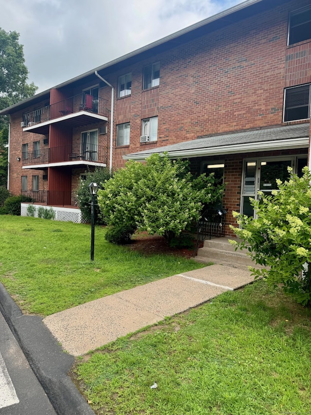 929 Burnside Ave Apt Ll2, East Hartford, CT 06108 - photo 1