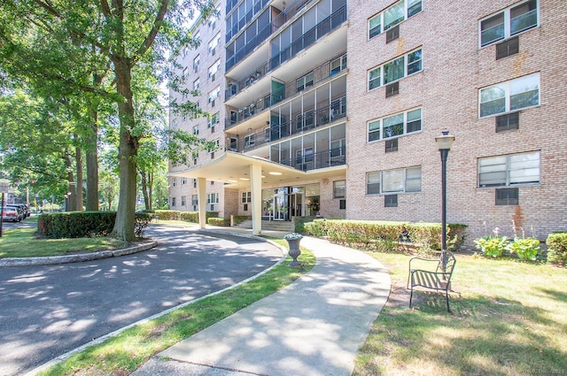 25 Cartright St Unit 8C, Bridgeport, CT 06604 - photo 1