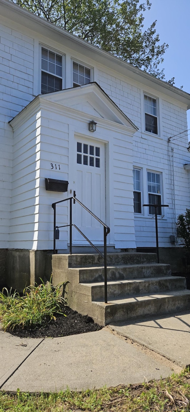 311 Cambridge St, Bridgeport, CT 06606 - photo 2
