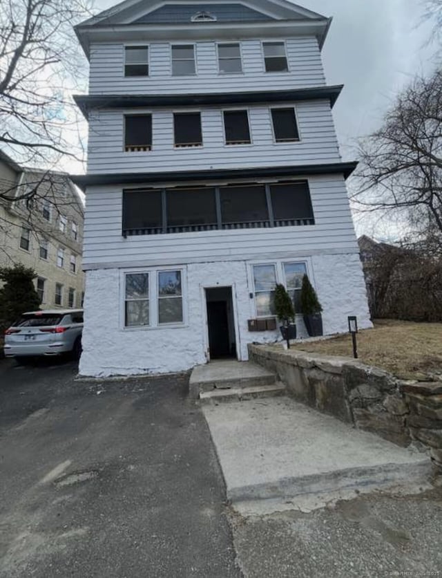 163 Draher St, Waterbury, CT 06708 - photo 1