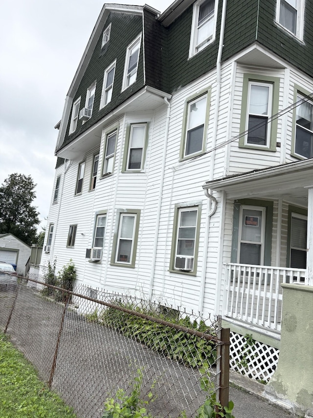 51 Crown St, Waterbury, CT 06704 - photo 2