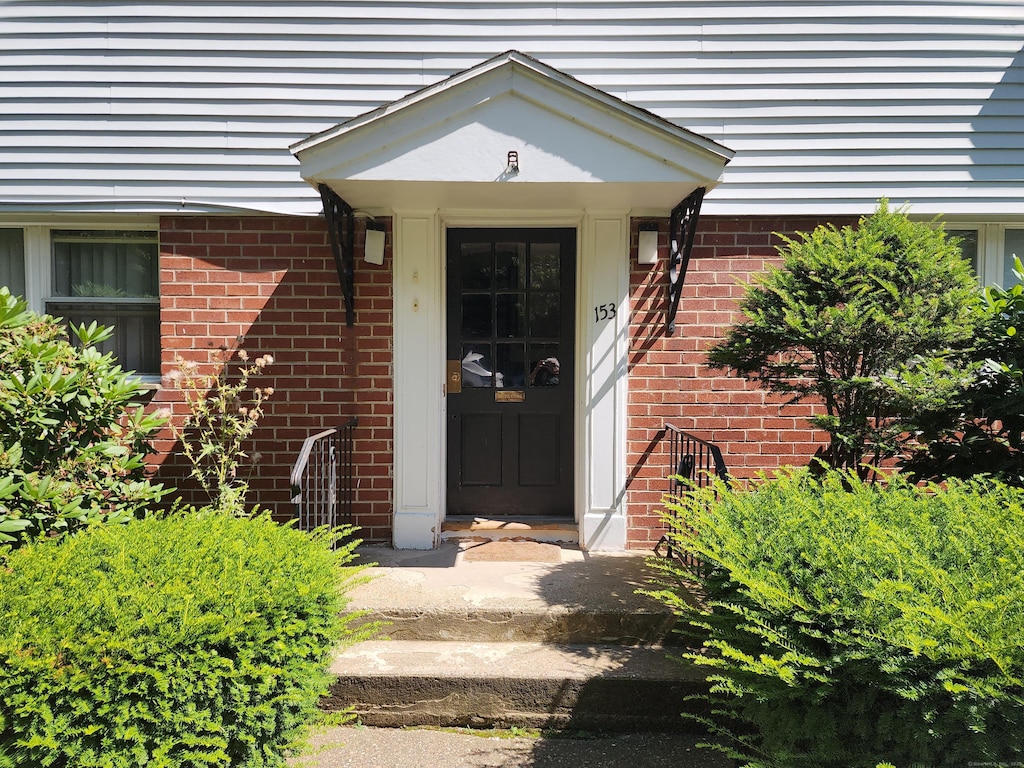 153 Cherry Hill Dr Unit 1A, Bridgeport, CT 06606 - photo 2
