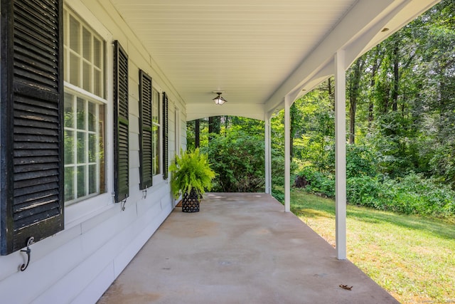 42 Carriage Dr, Avon, CT 06001 - photo 3