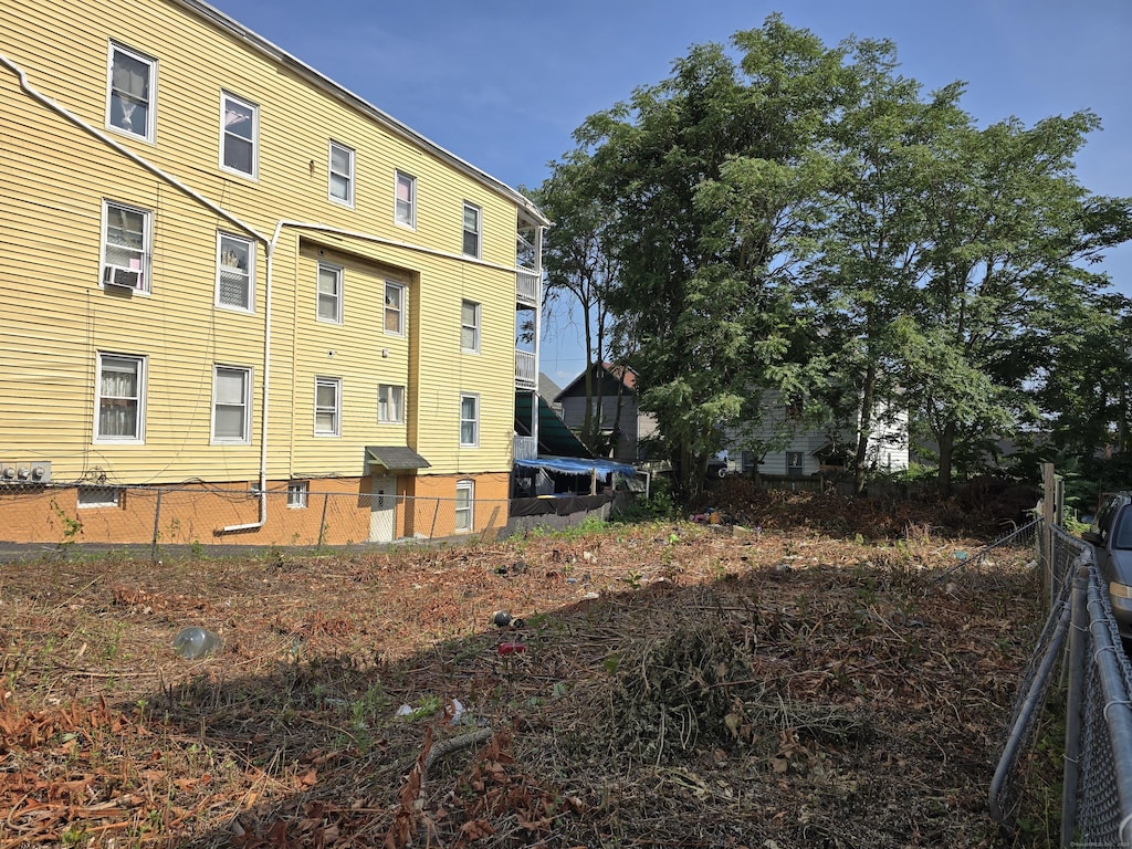 39 W Liberty St, Waterbury, CT 06706 - photo 1