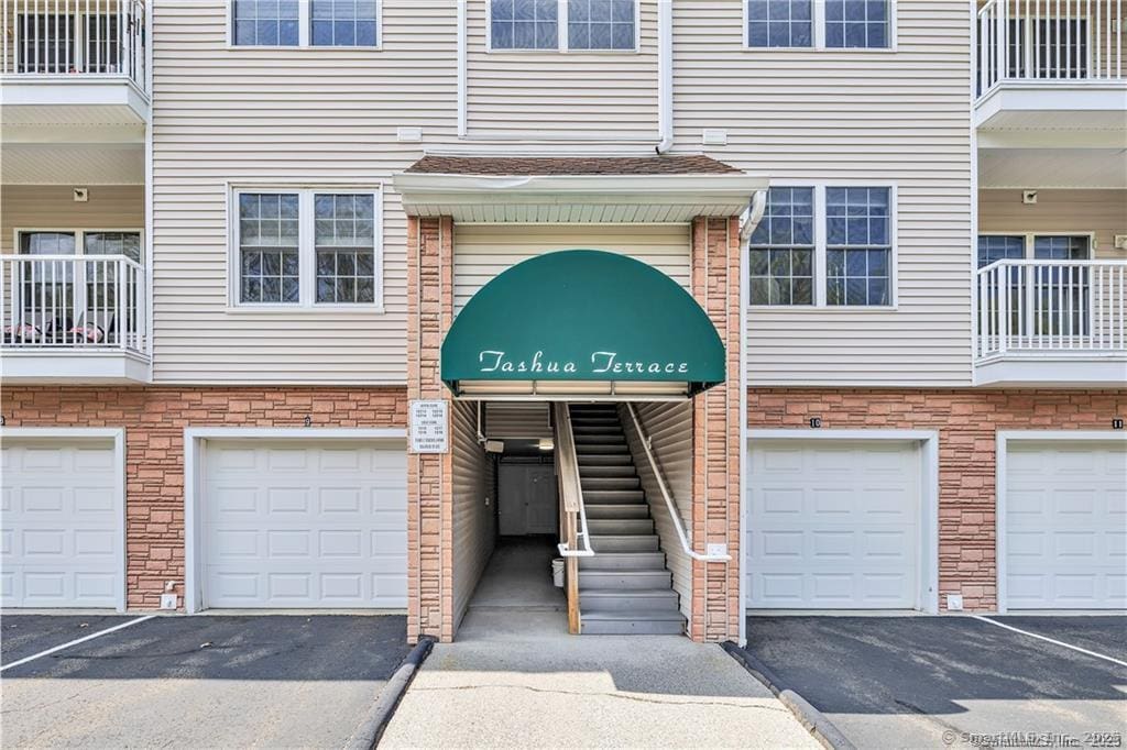 1215 Arganese Pl Unit 1215, Trumbull, CT 06611 - photo 1