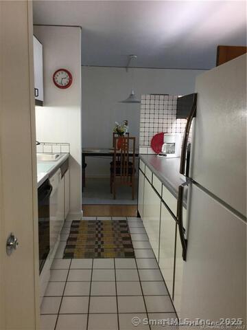 1 Gold St Apt 15D, Hartford, CT 06103 - photo 6
