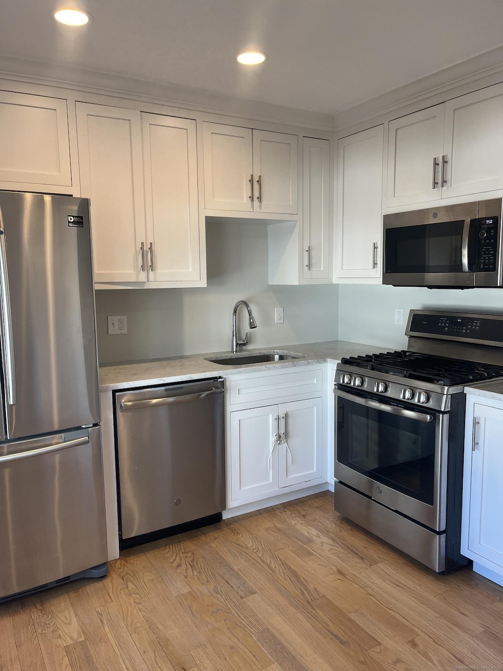 20 3rd St Unit 12, Stamford, CT 06905 - photo 2