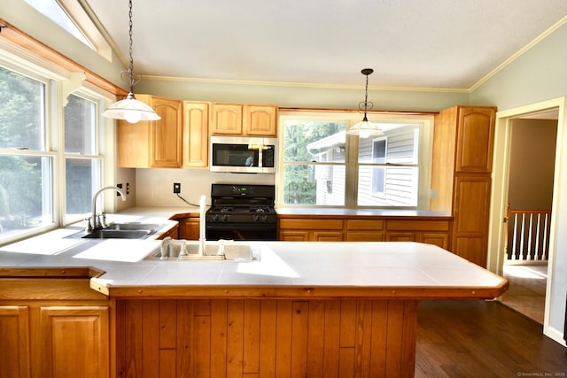 240 Ravenelle Rd, Thompson, CT 06255 - photo 2