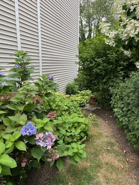 48 Bywatyr Ln Unit 48, Bridgeport, CT 06605 - photo 30