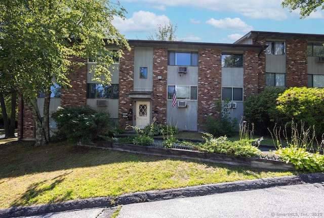 15 Kay Ln Apt H, Waterbury, CT 06708 - photo 2