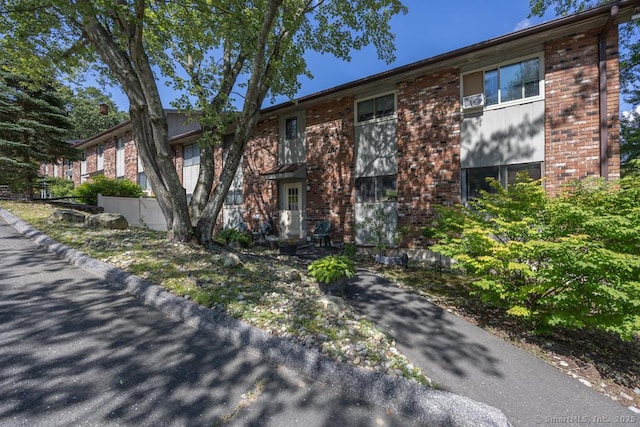 15 Kay Ln Apt H, Waterbury, CT 06708 - photo 3