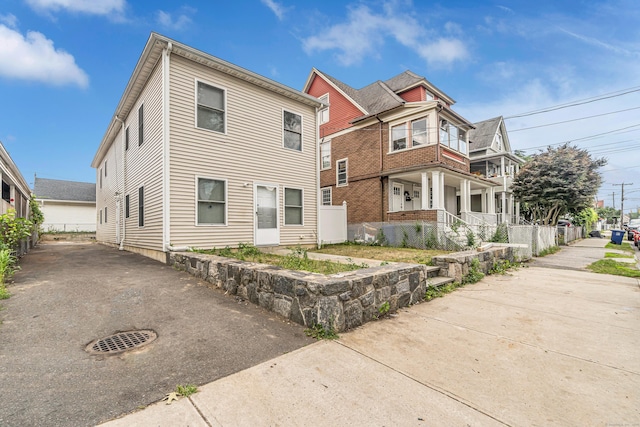 196 5th St, Bridgeport, CT 06607 - photo 1
