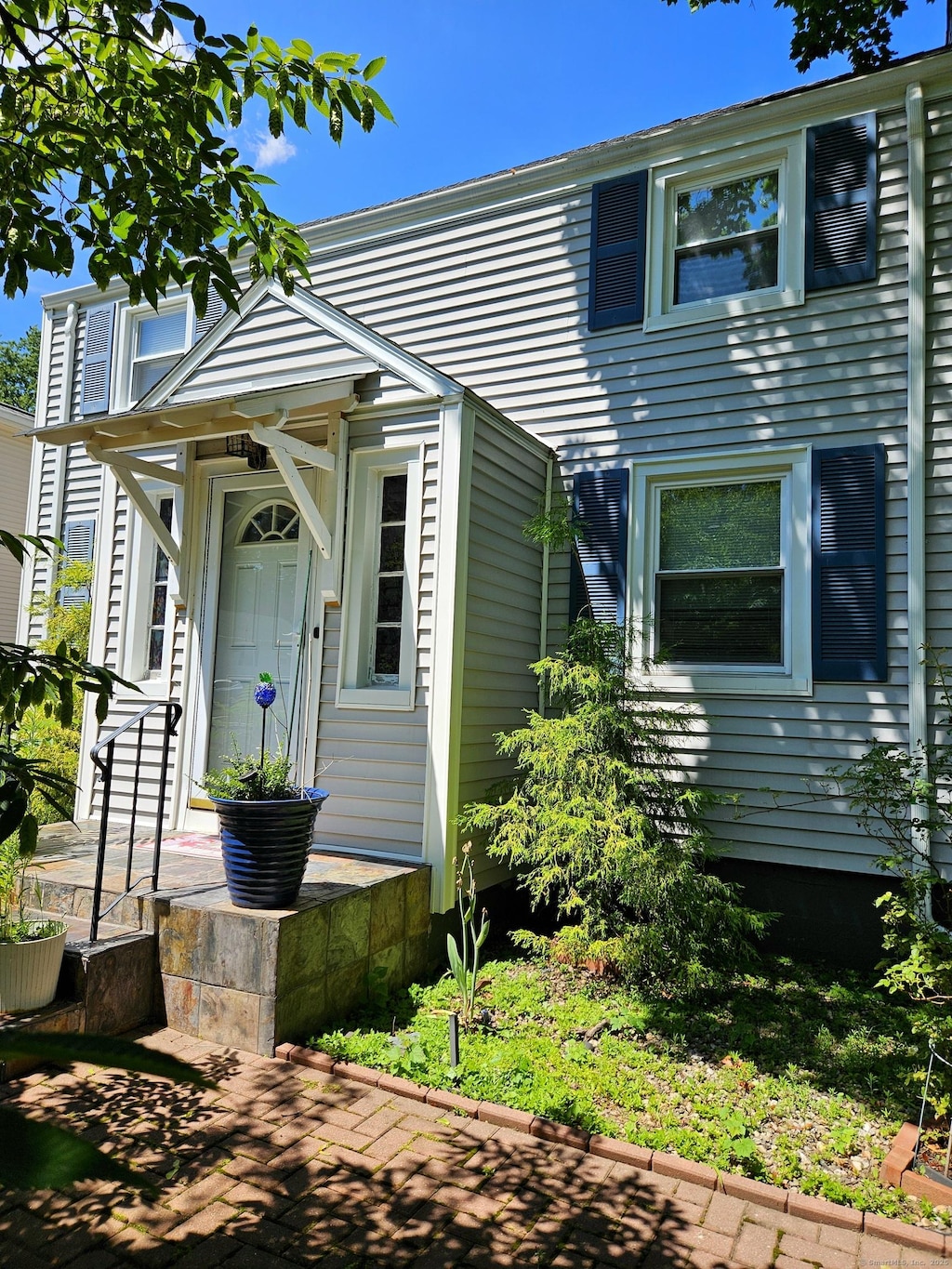 26 Saint Augustine St, West Hartford, CT 06110 - photo 2