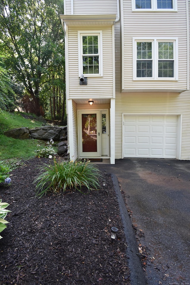 380 Hitchcock Rd Unit 209, Waterbury, CT 06705 - photo 2